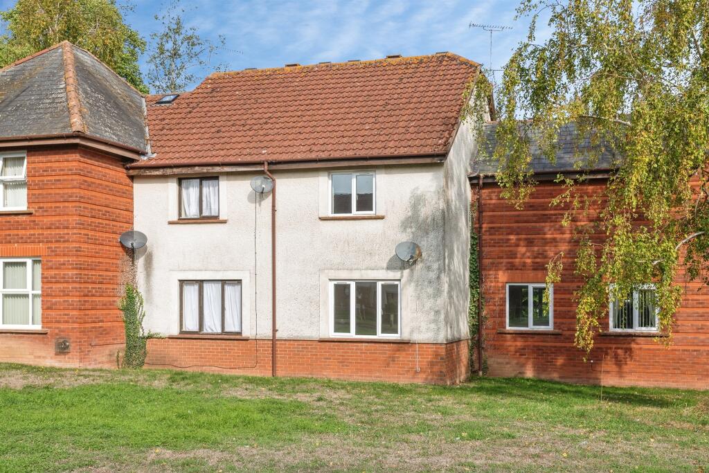 House in Taunton - View 5