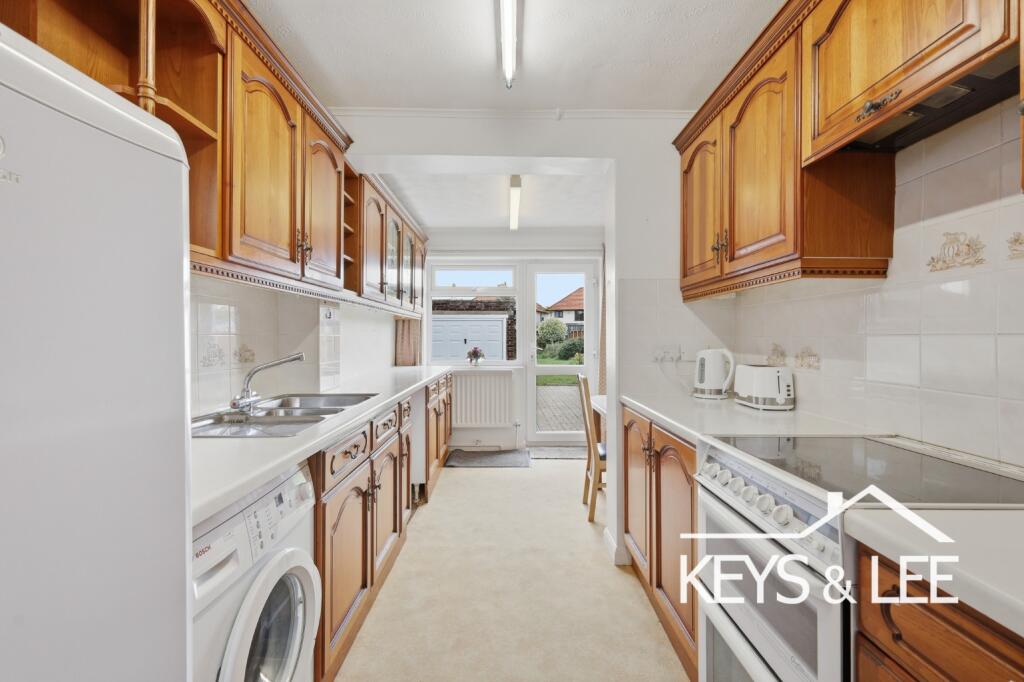 House in London, Collier Row - View 5
