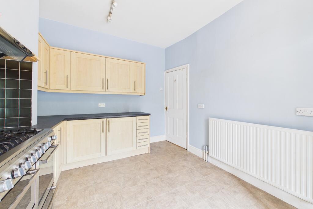 Apartment in Sheffield, Totley Rise, Totley - View 3