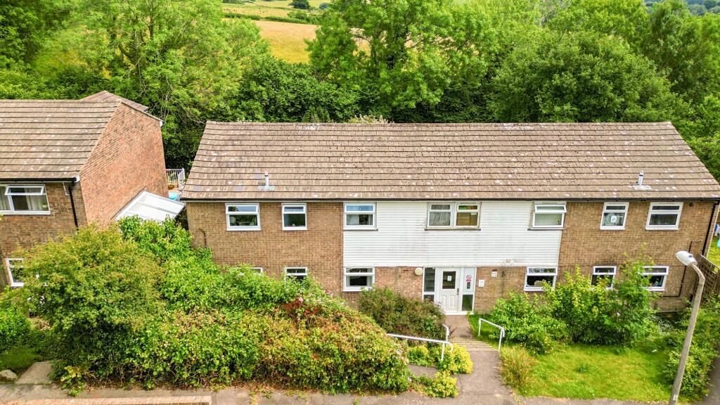2-bed flat on Snape View, Wadhurst, TN5, £210,000