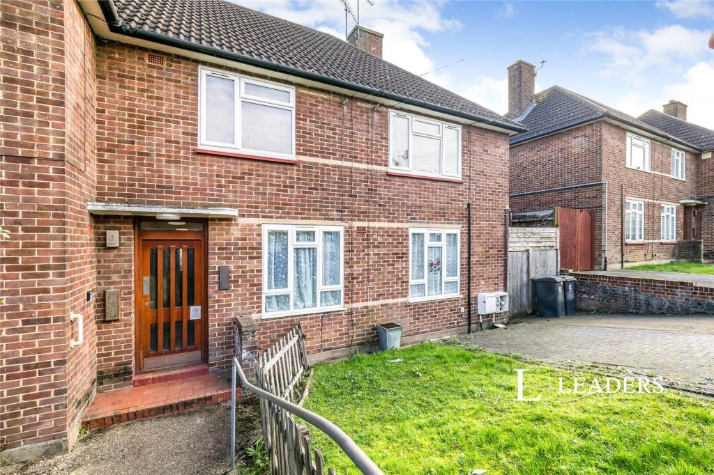 Main image of property: Bushfields, IG10