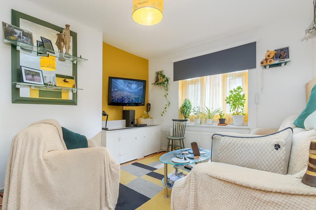 Main image of property: Commonwealth Way, London