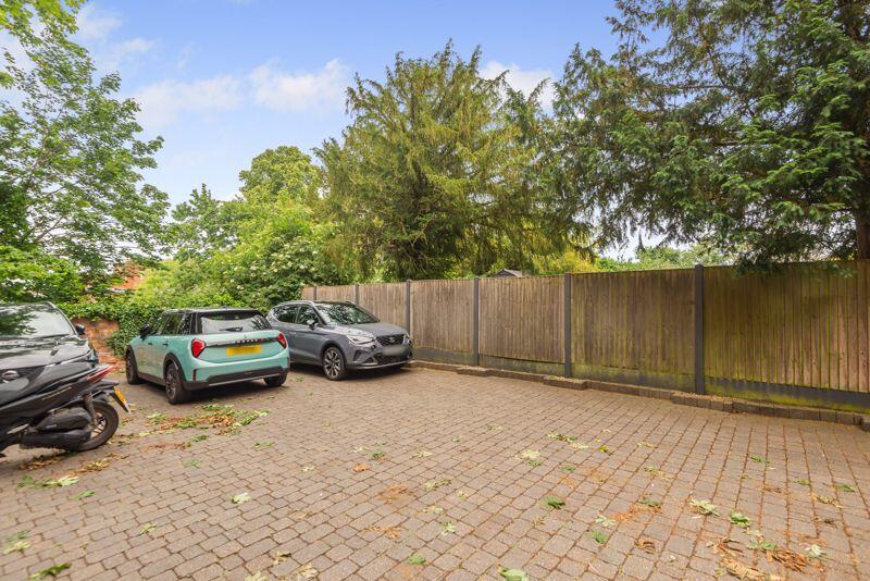 Apartment in Guildford - View 5