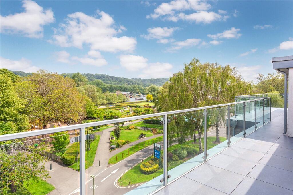 Meadow Road, Henley-on-Thames, Oxfordshire, RG9 photo 2