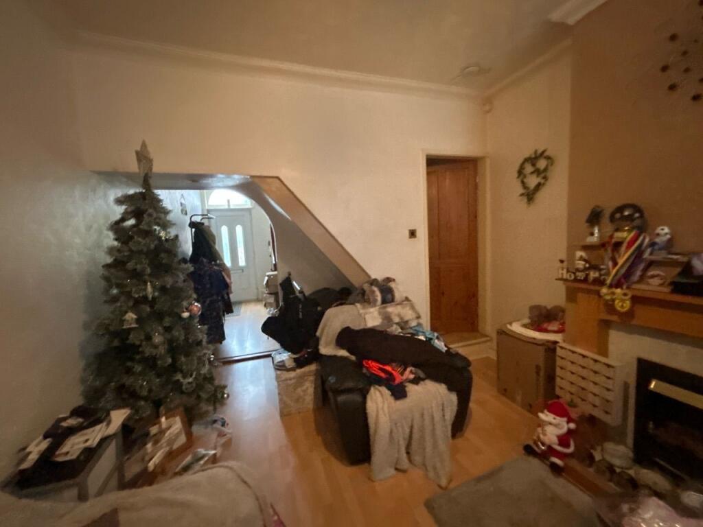 House in Stoke-on-Trent - More