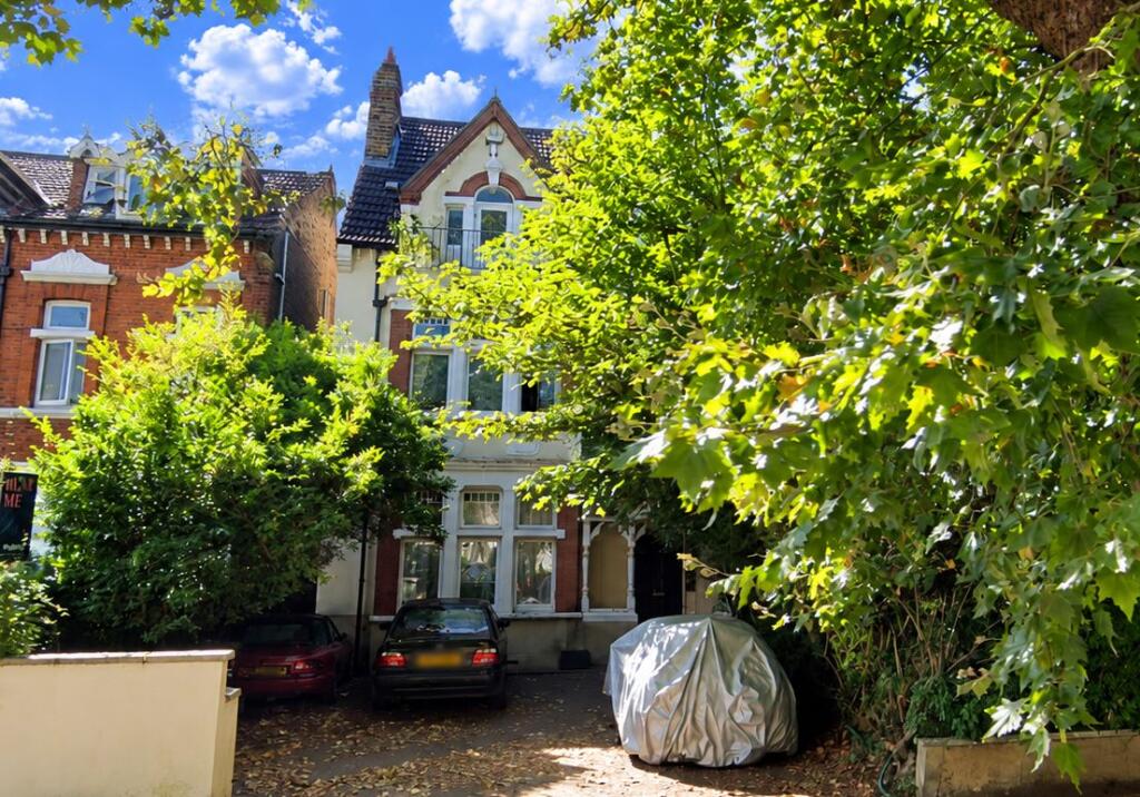 Main image of property: 43A Chiswick High Road, Chiswick, London, W4 2LT