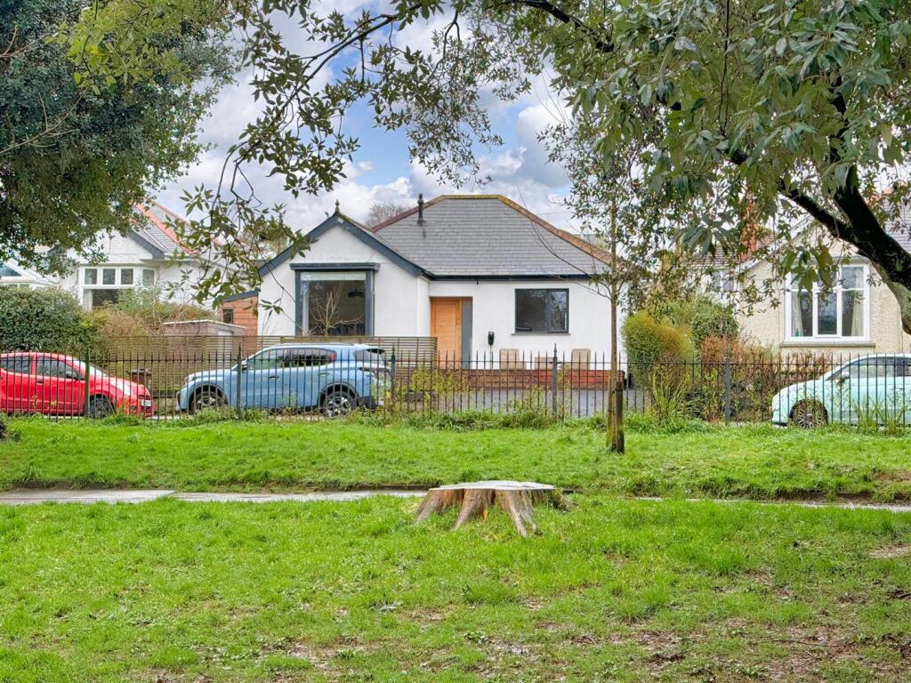 Main image of property: Overlooking Kimberley Park, Falmouth