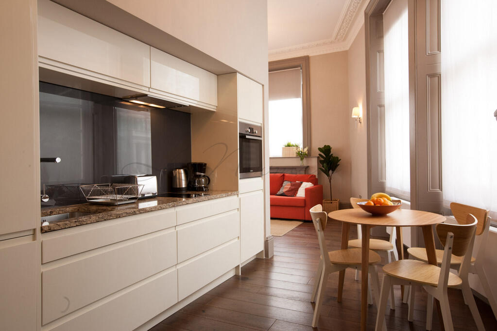 Apartment in London, South Kensington - View 4