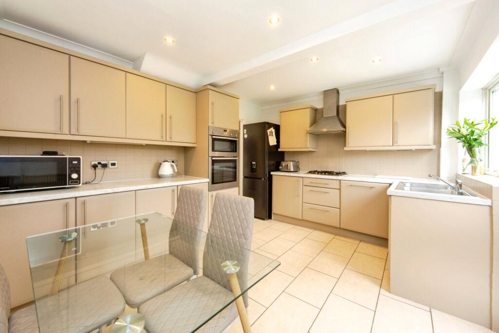 House in Sefton, Aintree, Aintree Village - More