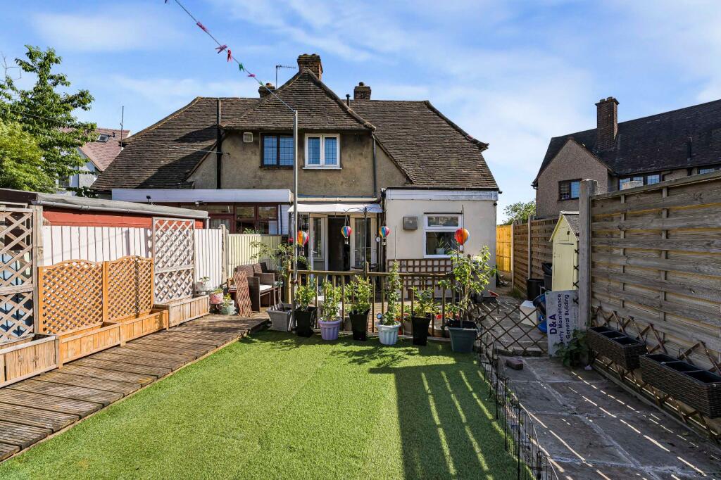 House in London, South End, Coldharbour - View 2