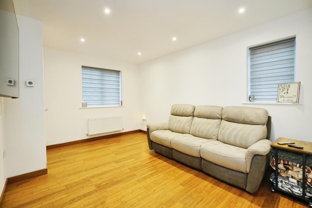 Perkins Close, COALVILLE, Leicestershire, LE67 photo 4