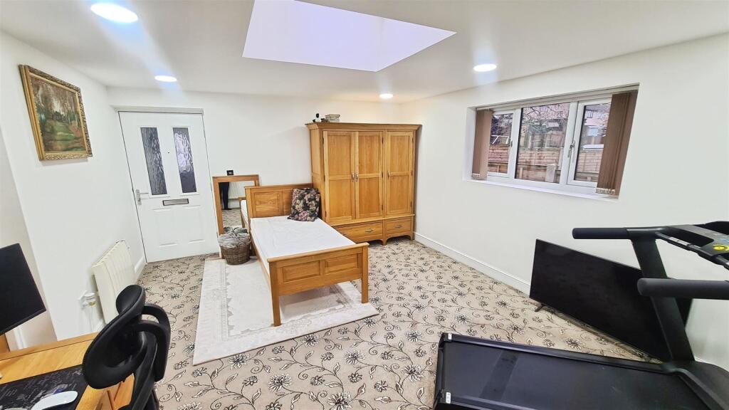 Additional image 10 of Hollybank Gardens, Bradford, BD7 4QR