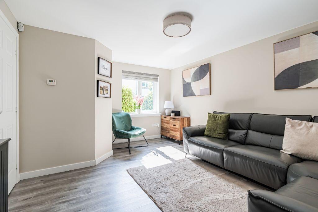 17 Dunipace Road, Edinburgh, EH12 9GH - View 2