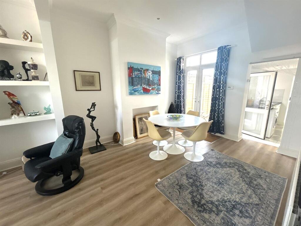 House in Brighton - View 5