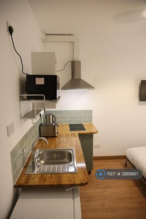 Studio flat for rent