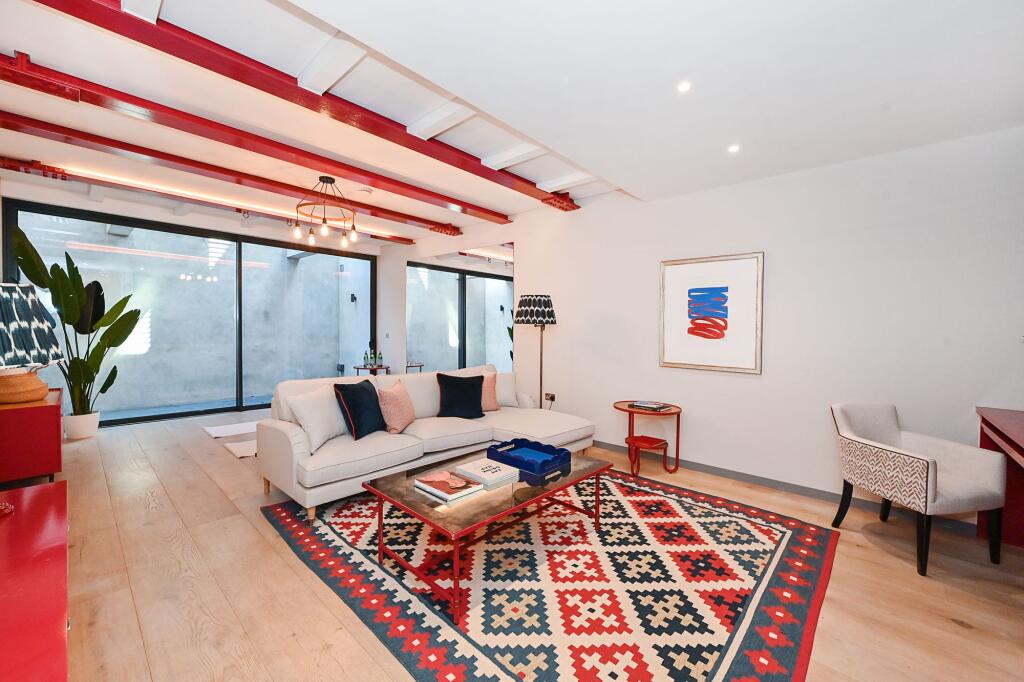 House in London, Silchester Estate, North Kensington - More
