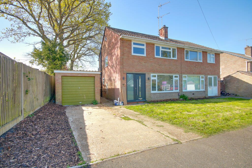 Main image of property: HEDGE END! EXTENDED! CHAIN FREE! WOW FACTOR KITCHEN!