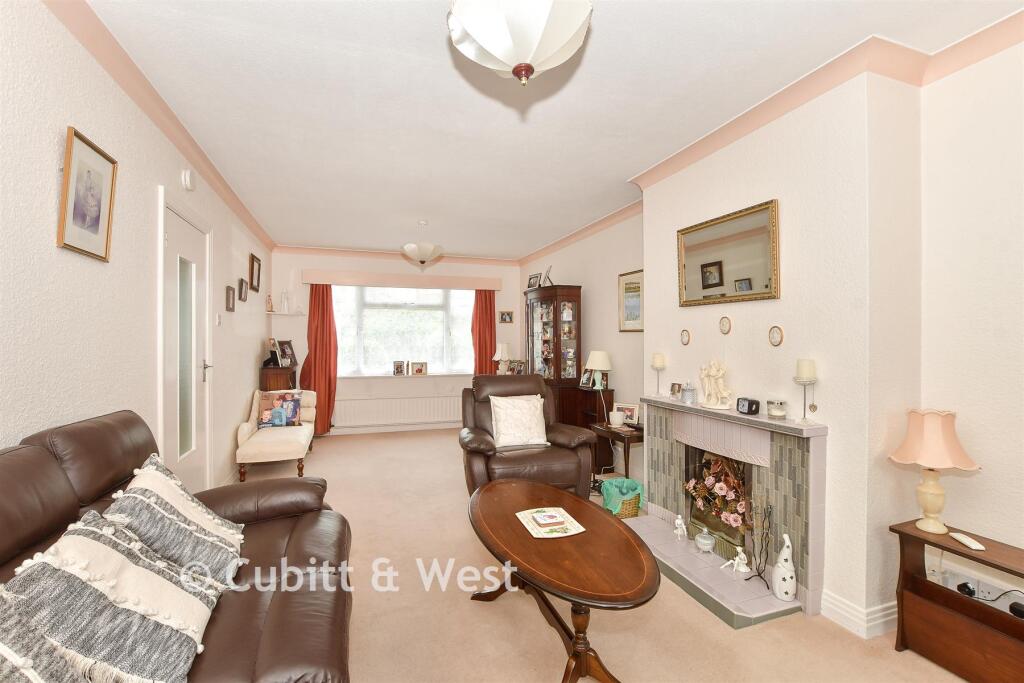 Warren Way, Woodingdean, Brighton, East Sussex photo 3