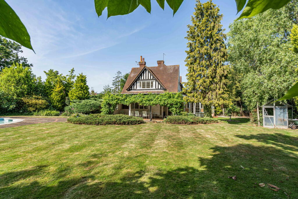 House in Mole Valley, Surrey - View 4