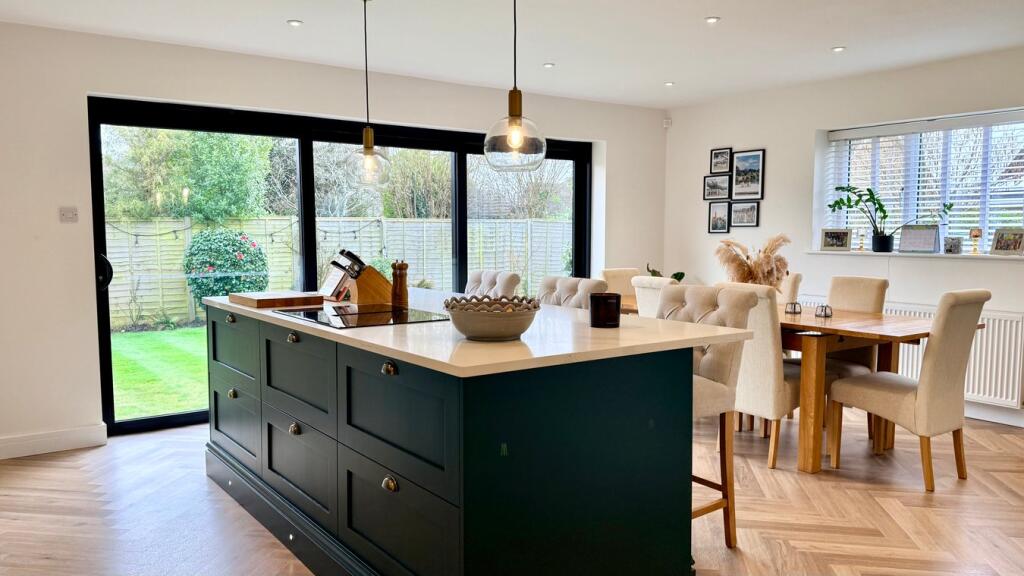 Haglane Copse, Pennington, Lymington, SO41 - View 2