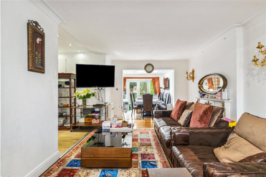 4-bed house on Vyner Road, London, W3, £1,000,000
