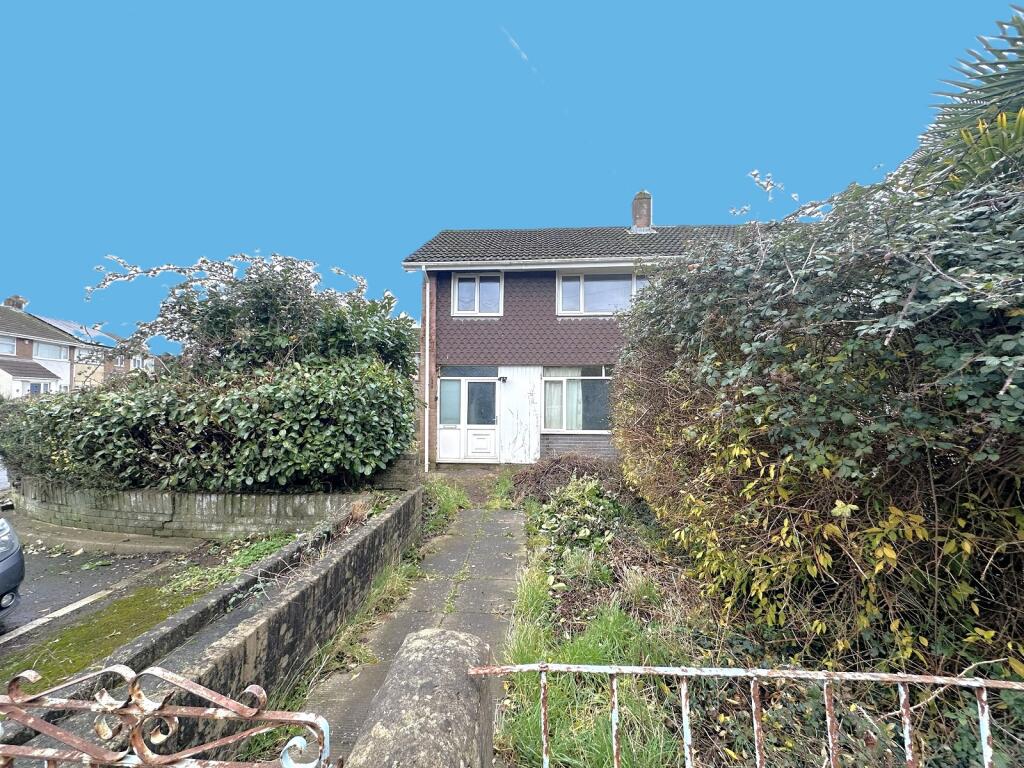 3-bed semi-detached on Shakespeare Close, Caldicot, Mon. NP26 4LN, £219,950