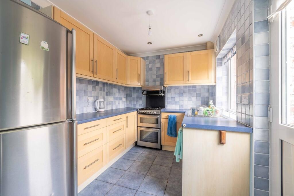 House in Slough - View 5