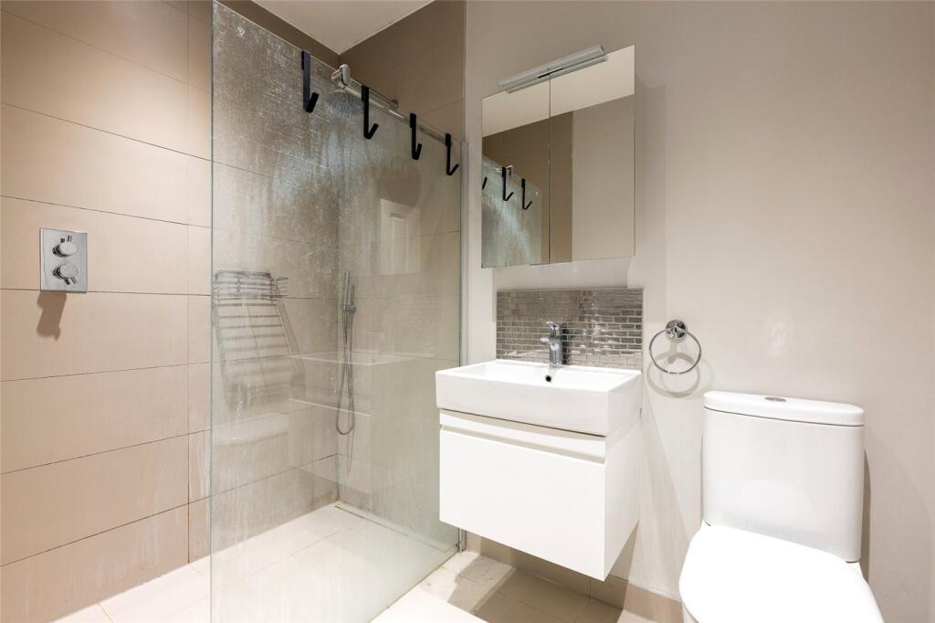 Apartment in Twickenham - View 4