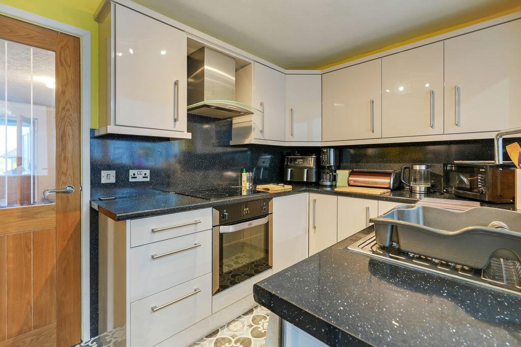 Varley Gardens, Flanderwell, Rotherham S66 photo 3