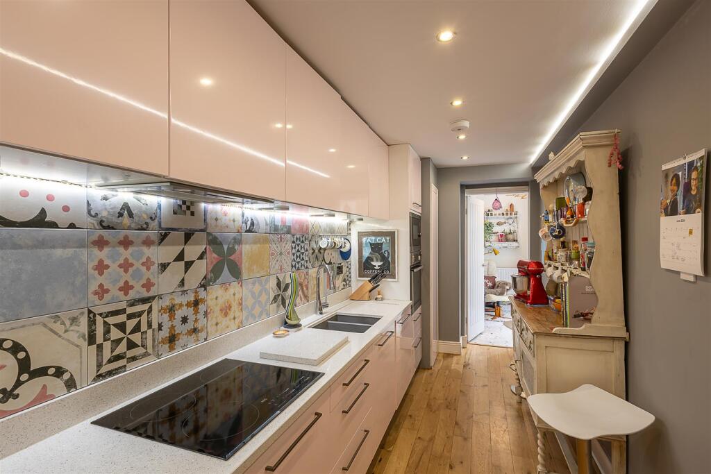 Apartment in North Tyneside, North East - View 4