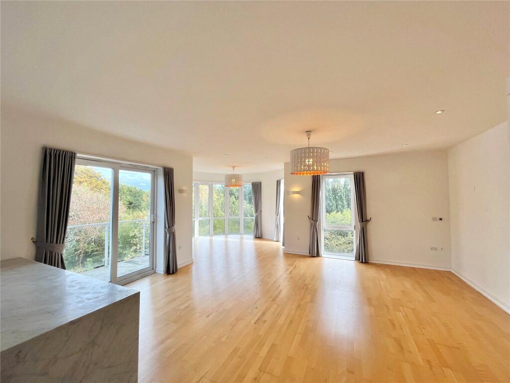 Apartment in Richmond, Kew - View 2