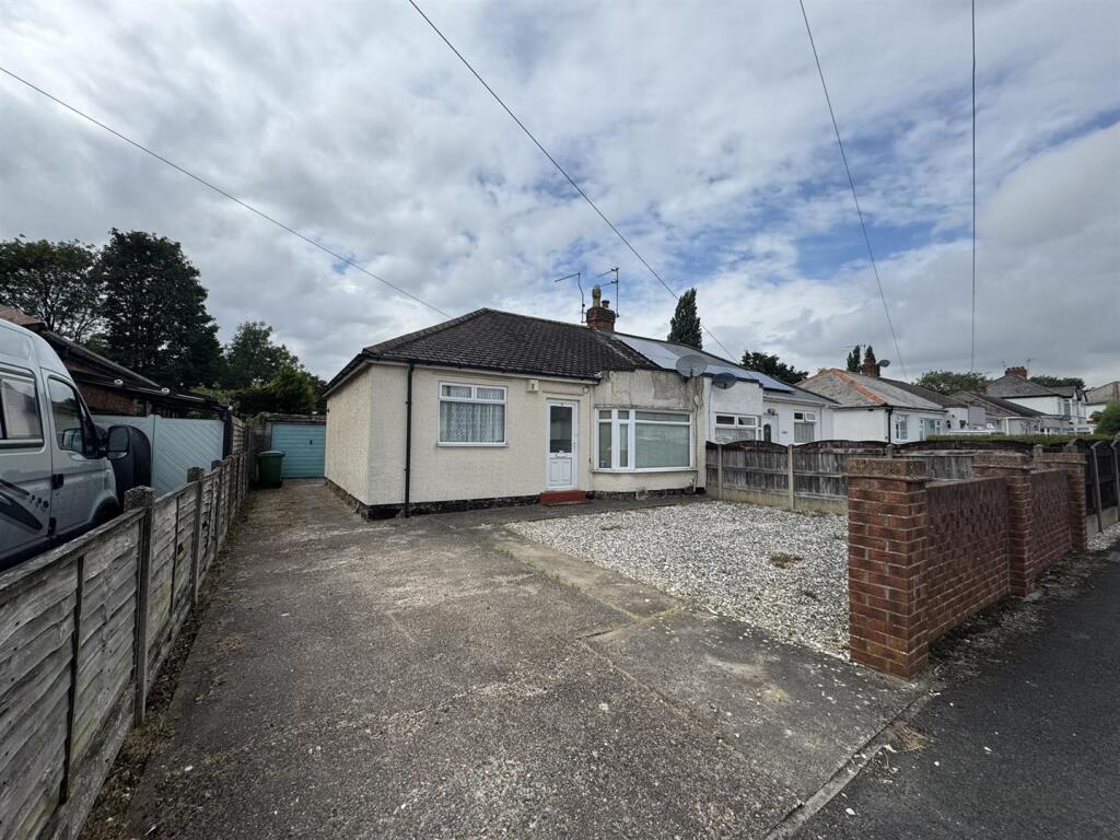 2-bed semi-detached on Haven Avenue, Brough, £175,000