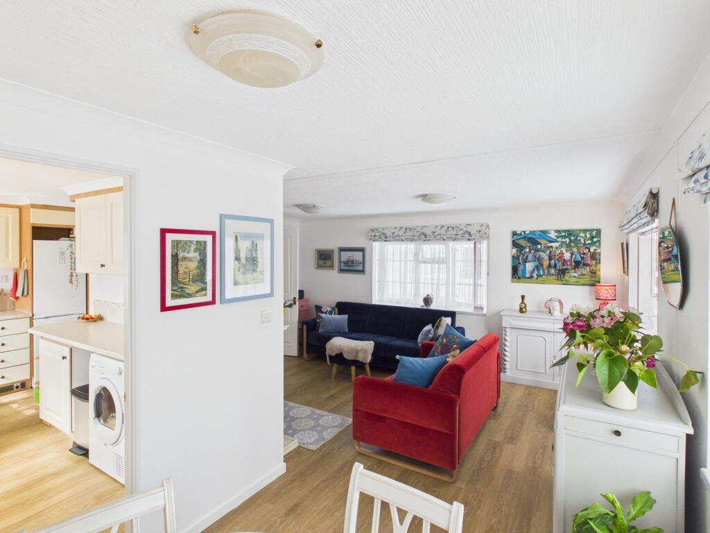 Redhill Park, Watton, Thetford, Norfolk, IP25 6RE - View 5