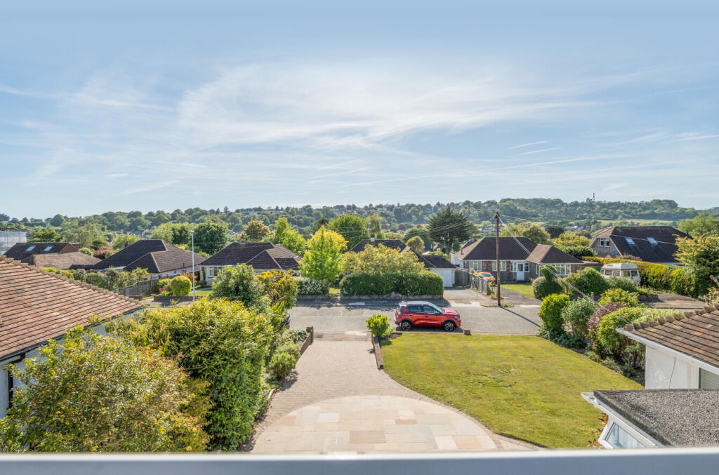 House in Worthing, West Sussex - More