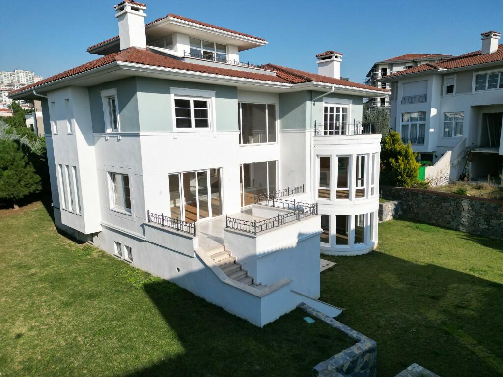 Main image of property: Beylikduzu, Istanbul