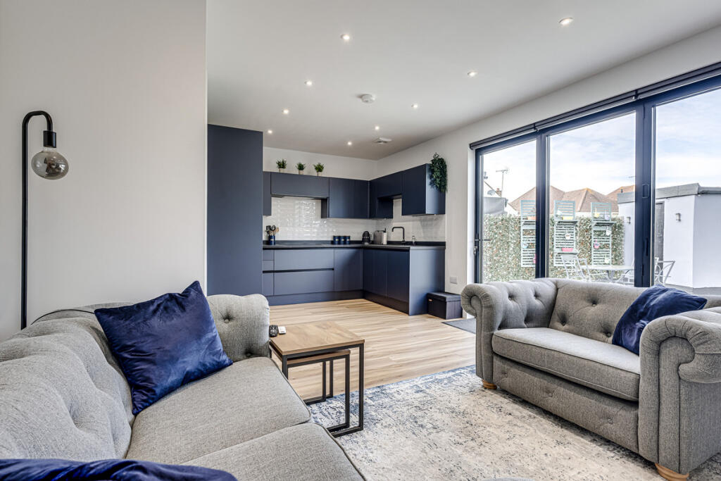 House in Southend-on-Sea - View 4