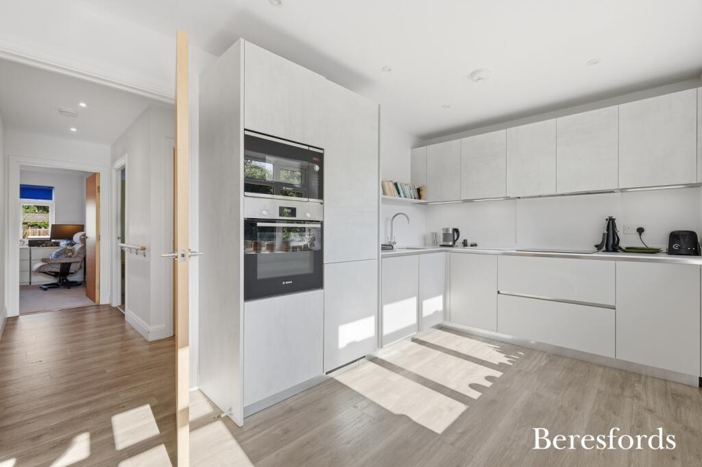 Apartment in Romford - View 2