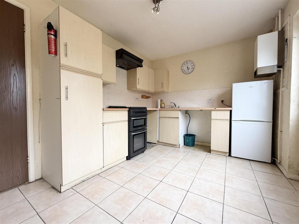 House in Blaby, Narborough - View 4