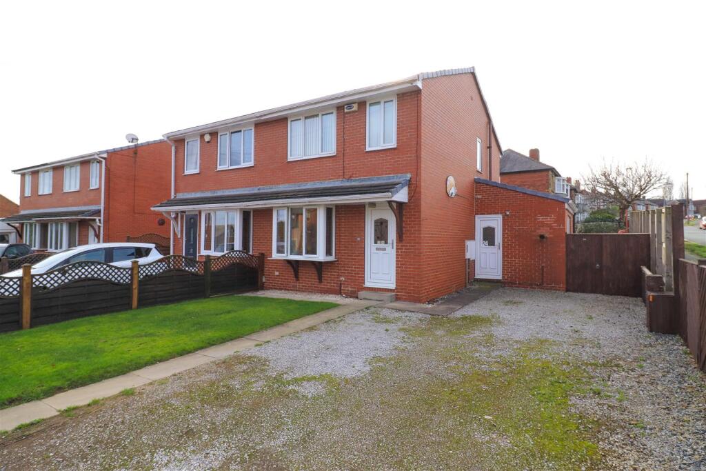 3-bed semi-detached on Valley Road, Dewsbury, £210,000