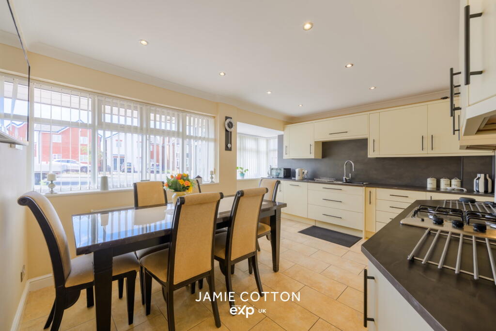 House in Dudley, West Midlands - More