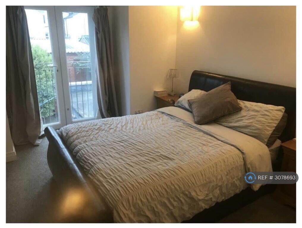Apartment in Cardiff - More