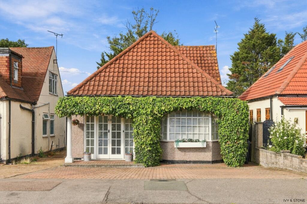 Main image of property: Ilford, Greater London, IG5
