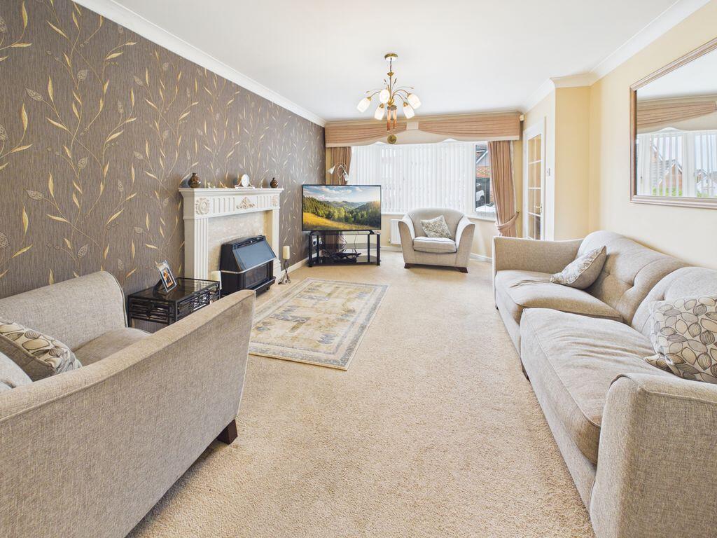 Wrenbury Drive, Rochdale, OL16 photo 2