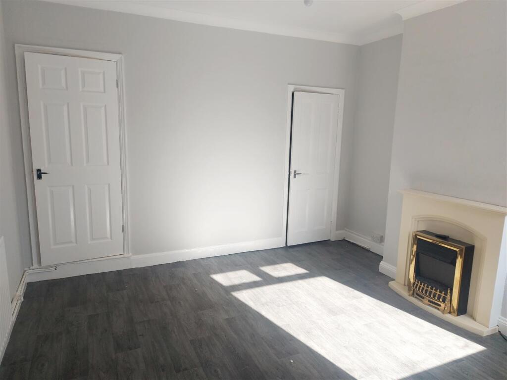 House in Nottingham - View 5