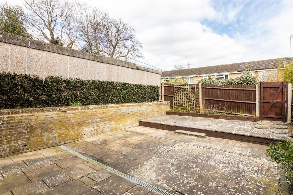 House in Redhill - View 4