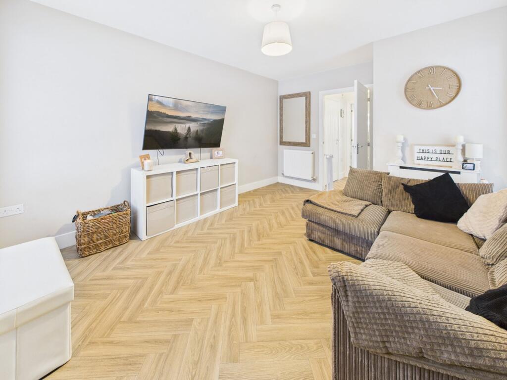Deer Park Close, Alfreton, DE55 photo 4