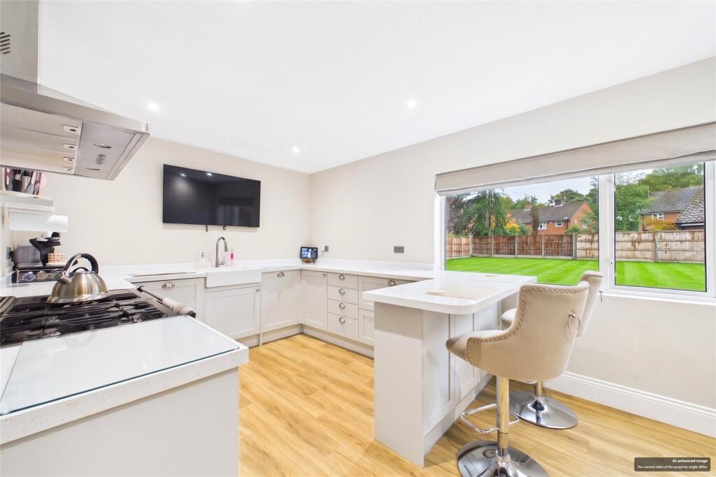 Whitedown Road, Tadley, Hampshire, RG26 photo 2