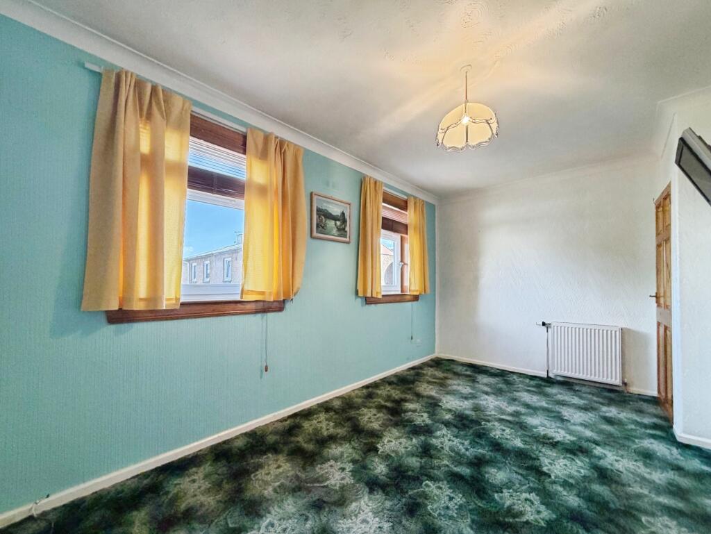 House in Glasgow, Wellmeadow, Auldhouse - More