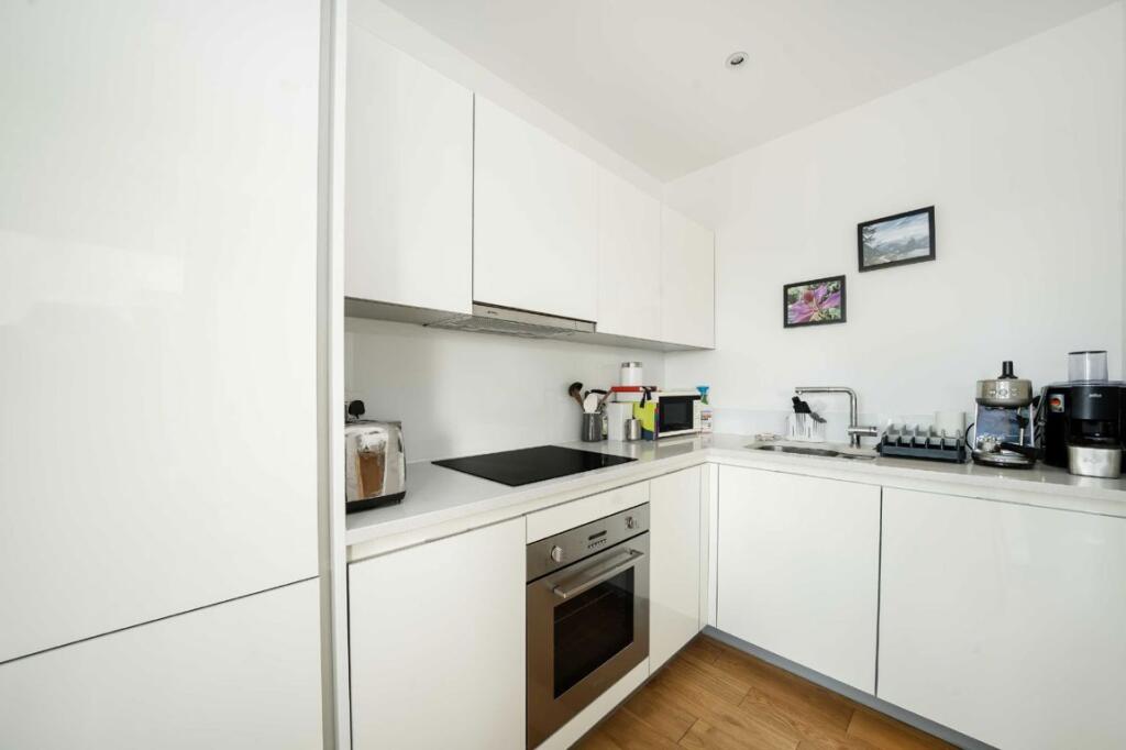 Apartment in London - View 3