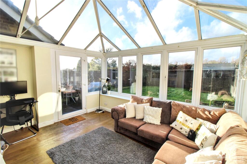 Speedwell Way, Thatcham, Berkshire, RG18 photo 4